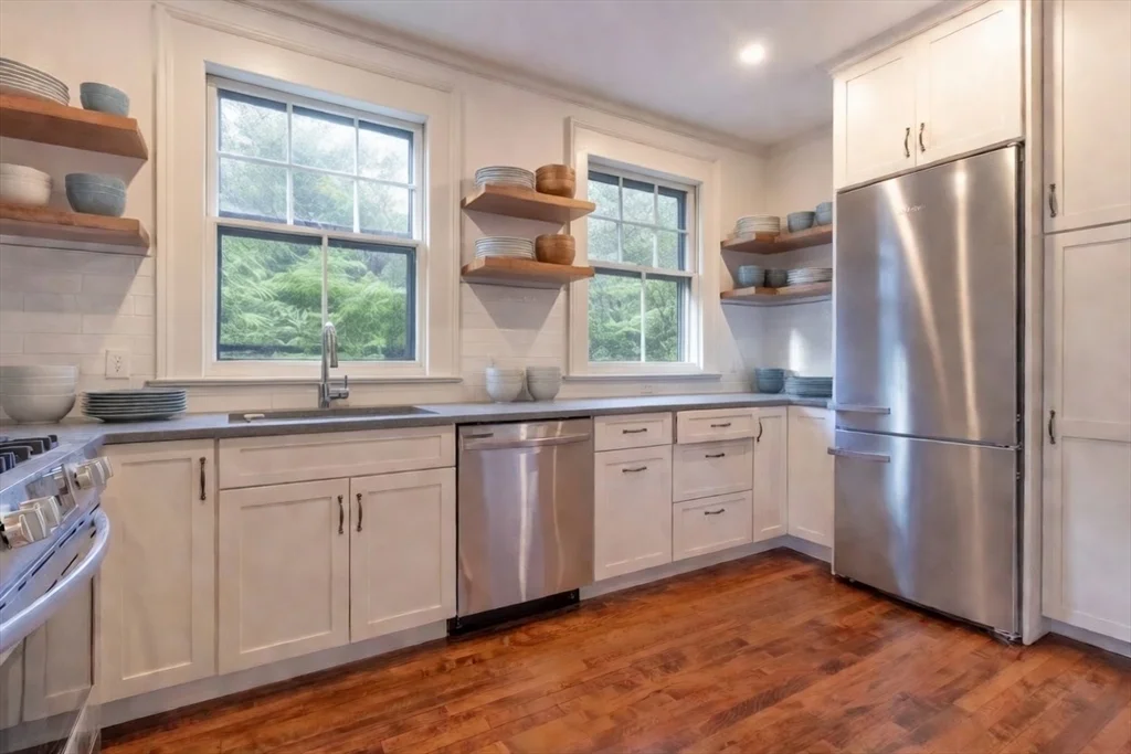 4 bed, 2 bath apartment for rent at 2 Westwood Rd Unit 2, Spring Hill — photo 4 of 26