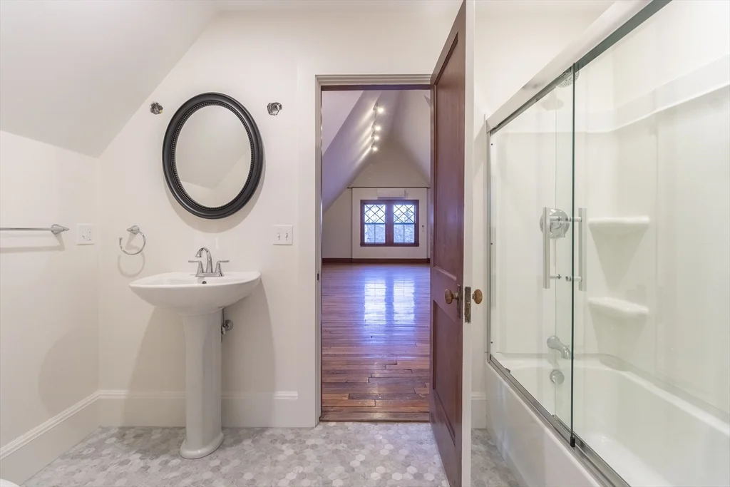 4 bed, 2 bath apartment for rent at 2 Westwood Rd Unit 2, Spring Hill — photo 25 of 26