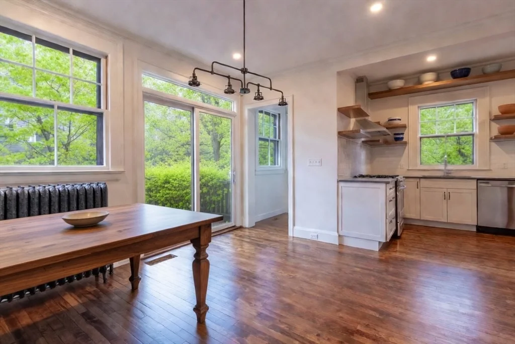 4 bed, 2 bath apartment for rent at 2 Westwood Rd Unit 2, Spring Hill — photo 3 of 26