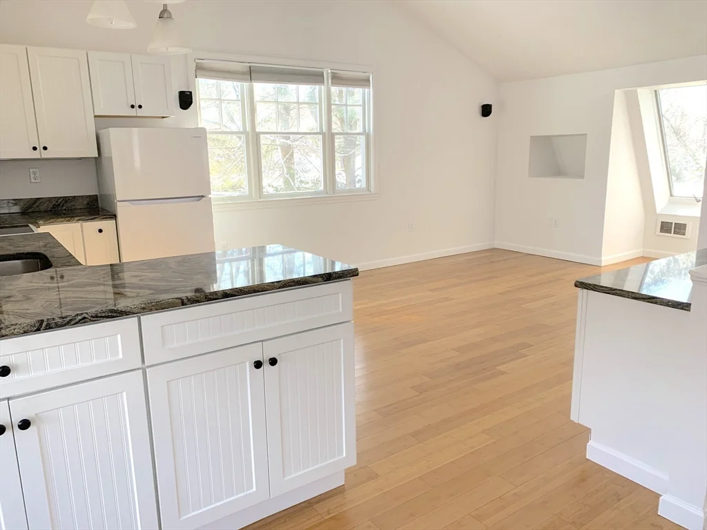 2 bed, 1 bath apartment for rent at 2 Wildflower Ln, Wayland — photo 5 of 23