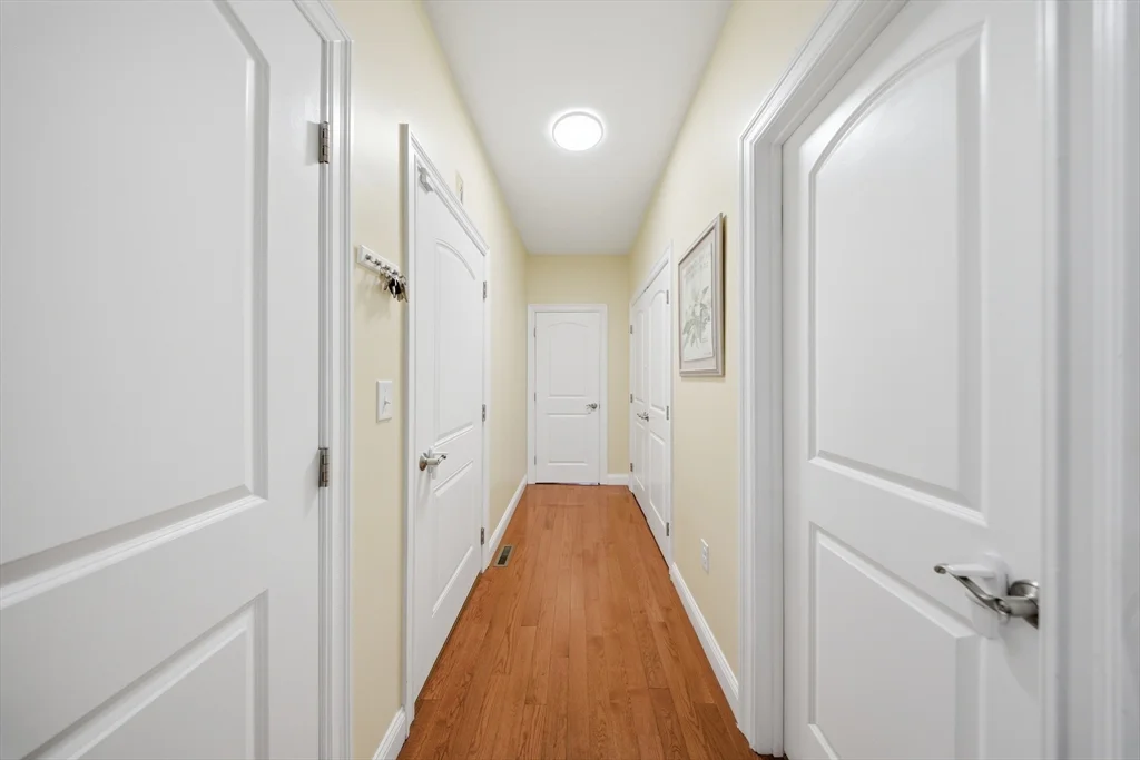 3 bed, 2 bath apartment for rent at 2 Williamsburg Way Unit 2, Medway — photo 11 of 30