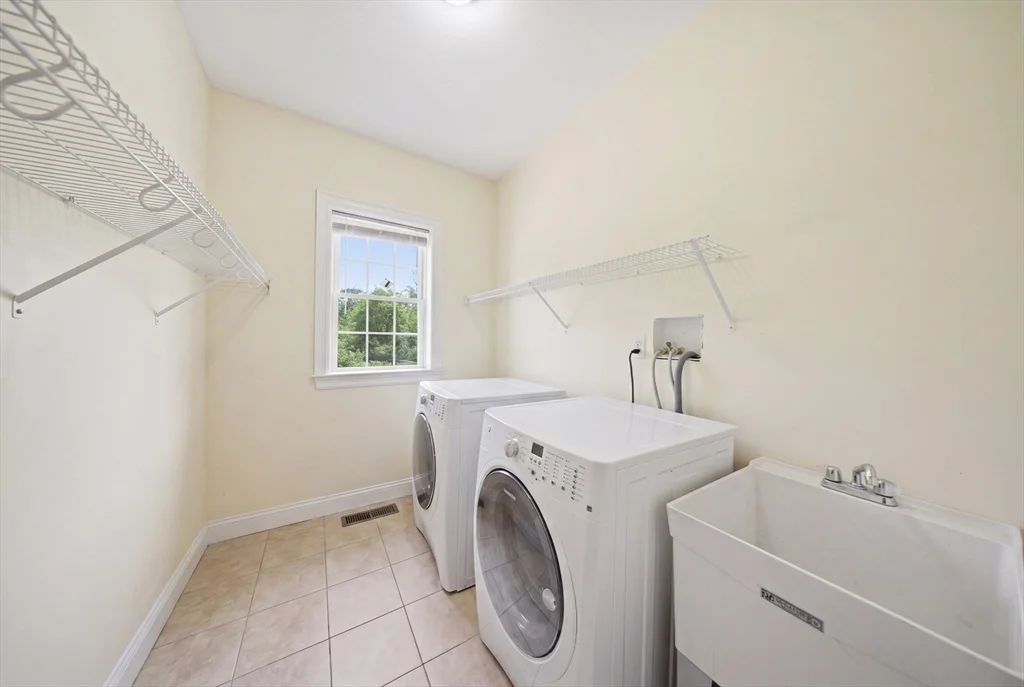 3 bed, 2 bath apartment for rent at 2 Williamsburg Way Unit 2, Medway — photo 13 of 30