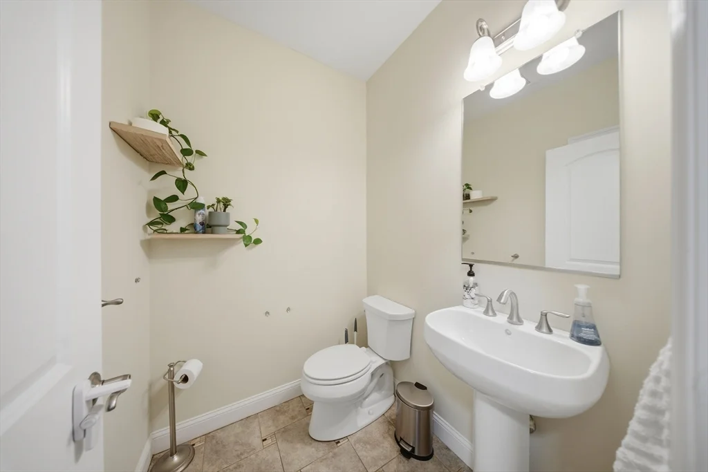3 bed, 2 bath apartment for rent at 2 Williamsburg Way Unit 2, Medway — photo 12 of 30