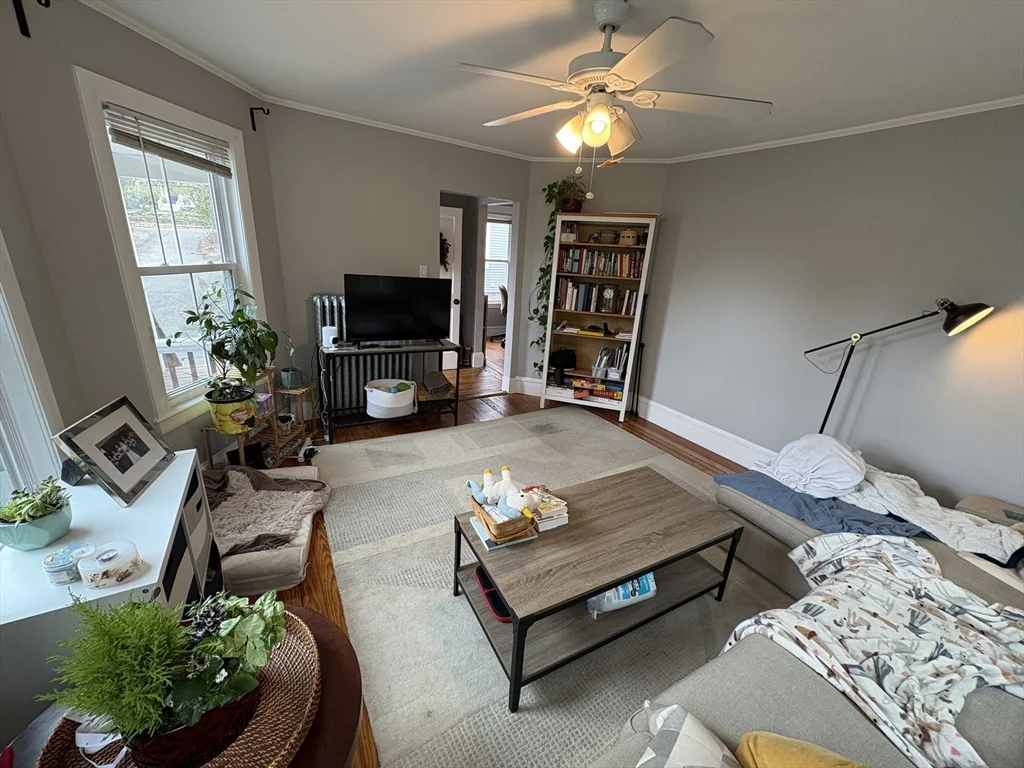 2 bed, 1 bath apartment for rent at 2 Willow Ter Unit 1, Newton — photo 9 of 35