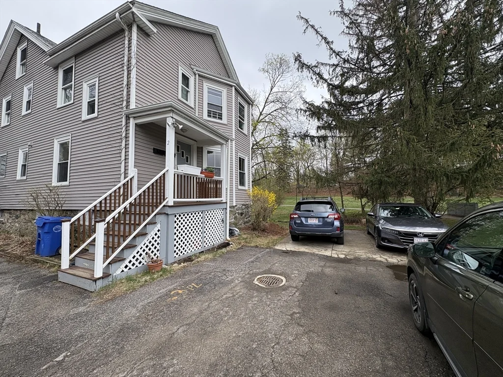 2 bed, 1 bath apartment for rent at 2 Willow Ter Unit 1, Newton — photo 3 of 35
