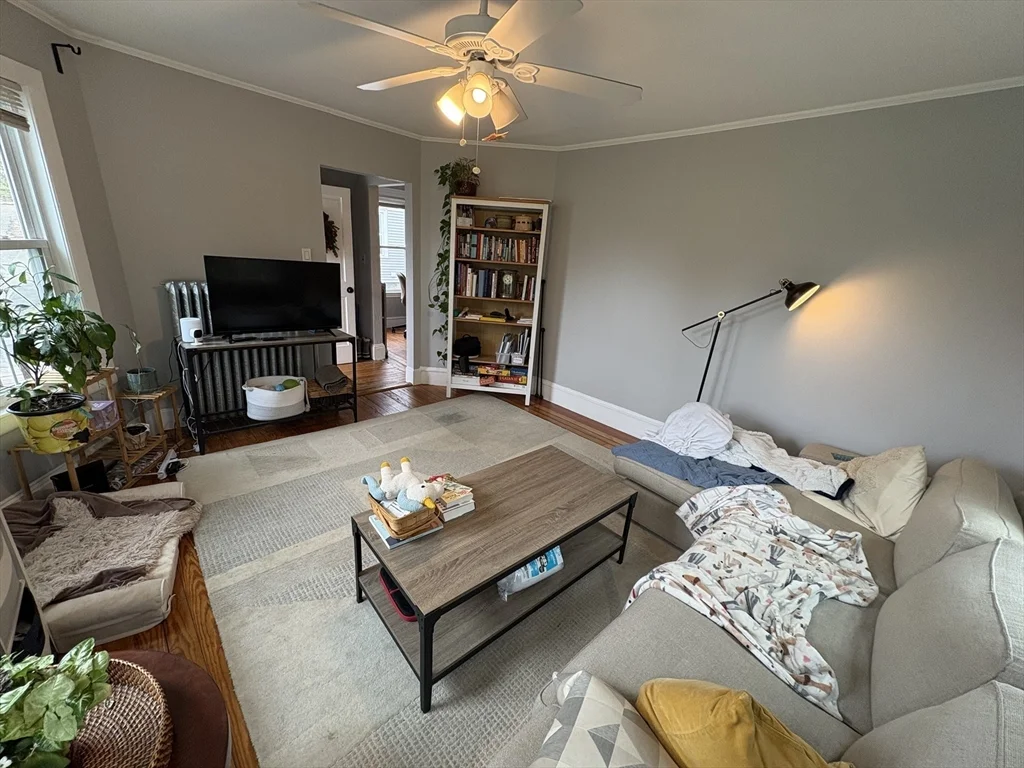2 bed, 1 bath apartment for rent at 2 Willow Ter Unit 1, Newton — photo 10 of 35