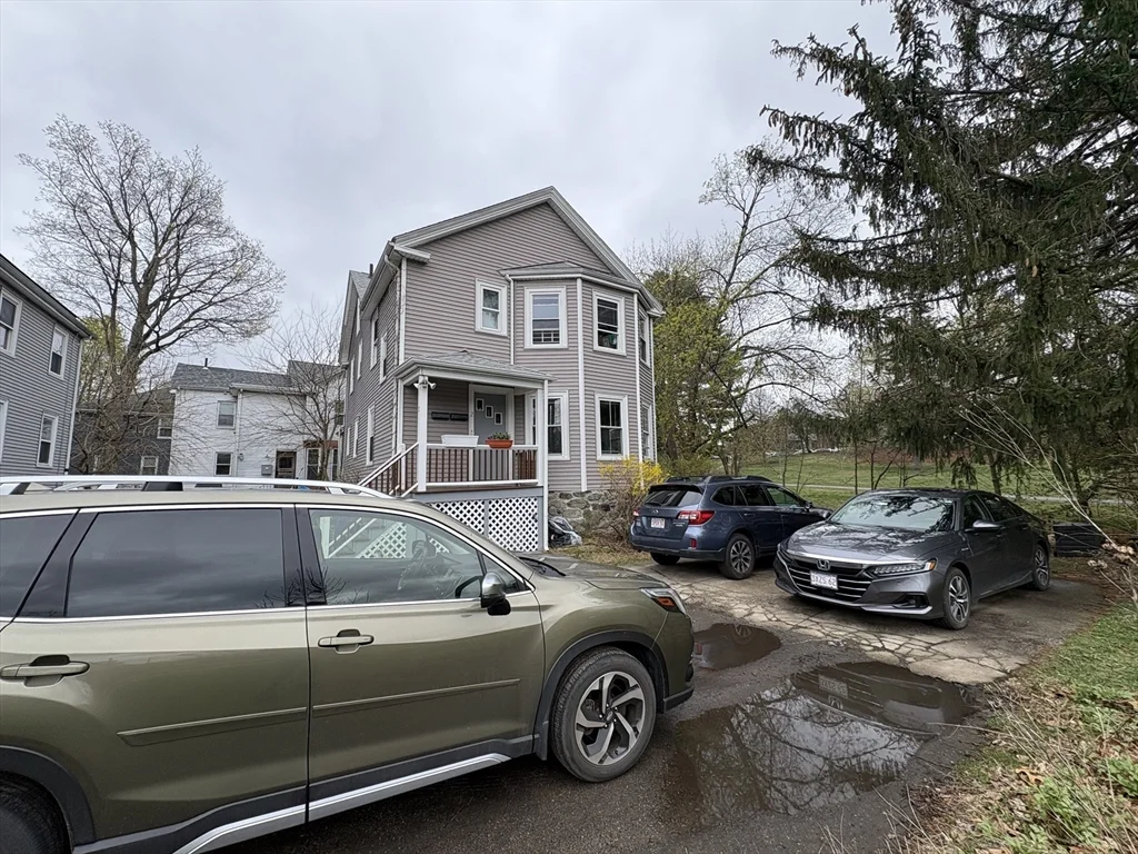 2 bed, 1 bath apartment for rent at 2 Willow Ter Unit 1, Newton — photo 4 of 35