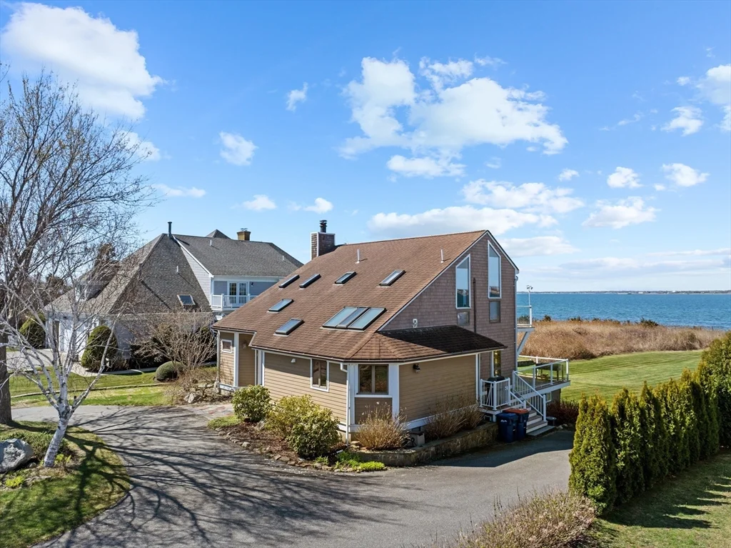2 bed, 3 bath apartment for rent at 2 Windward Way, Sconticut Neck — photo 4 of 42