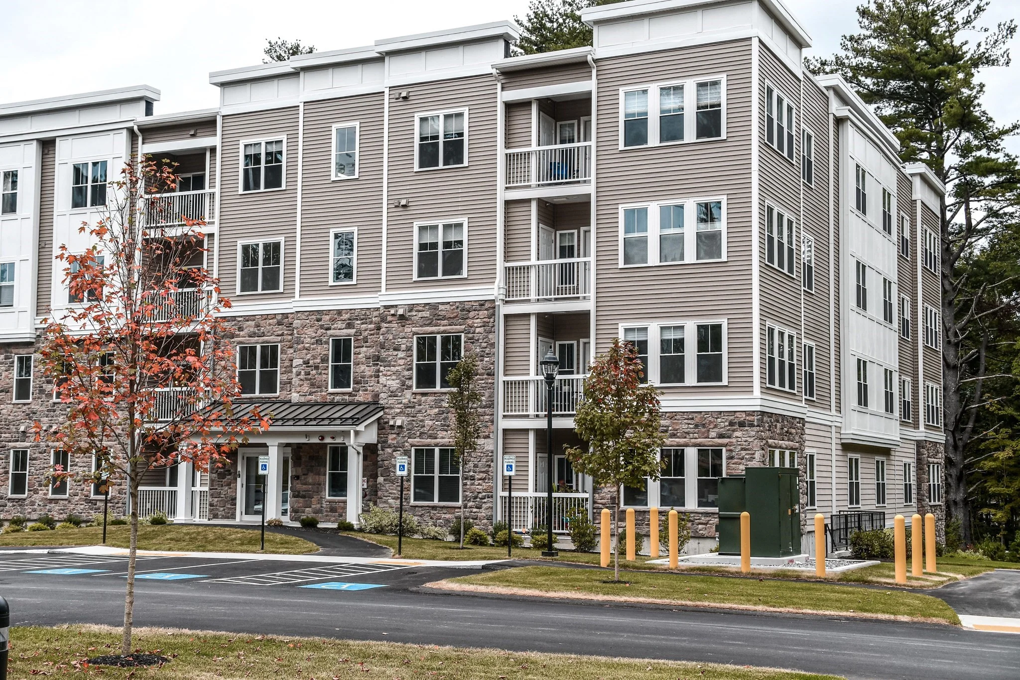 2 bed, 2 bath apartment for rent at 2 Winslow Ln Unit 310, Grafton — photo 1 of 18