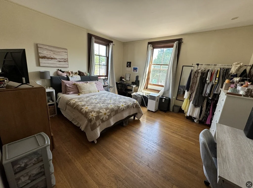 1 bed, 1 bath apartment for rent at 2 Winter St Unit 2R, Salem — photo 4 of 7