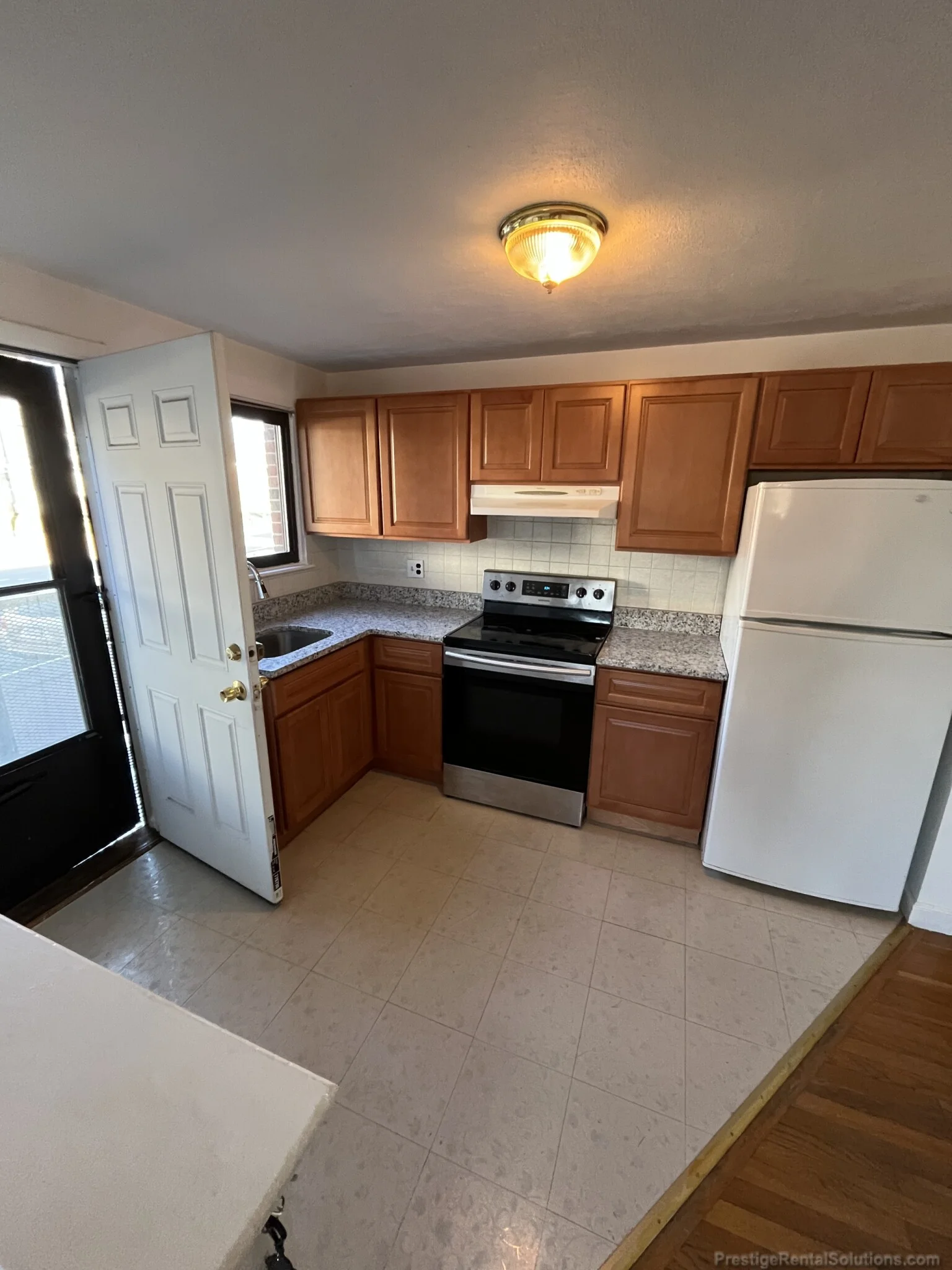 2 bed, 1 bath apartment for rent at 2 Winthrop St Unit 3, Watertown — photo 4 of 17