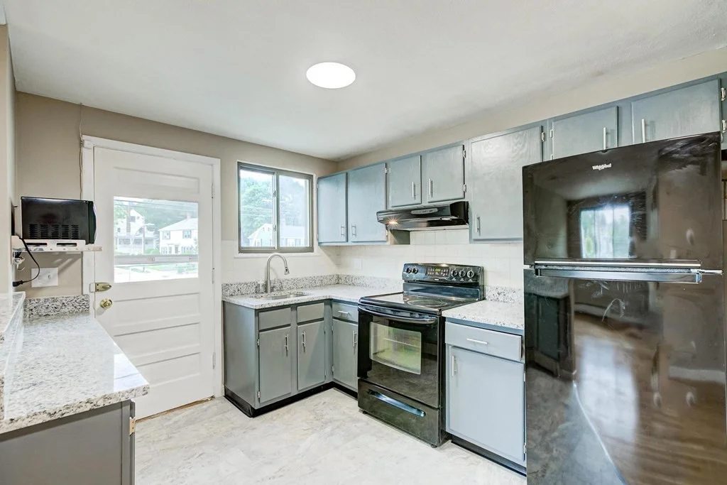 2 bed, 1 bath apartment for rent at 2 Winthrop St Unit 5, Watertown