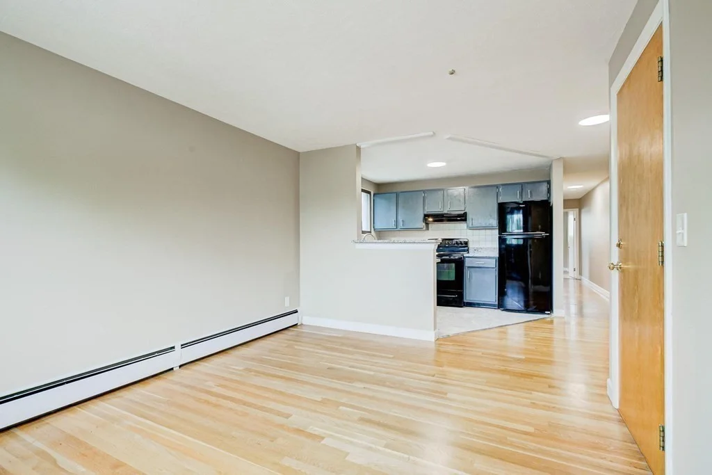 2 bed, 1 bath apartment for rent at 2 Winthrop St Unit 5, Watertown — photo 4 of 13