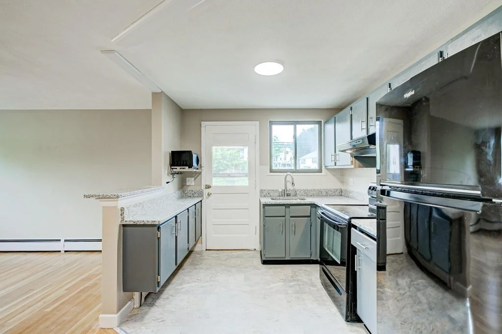 2 bed, 1 bath apartment for rent at 2 Winthrop St Unit 5, Watertown — photo 2 of 13