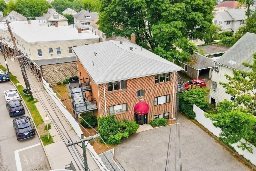 2 bed, 1 bath apartment for rent at 2 Winthrop St Unit 5, Watertown — photo 10 of 13