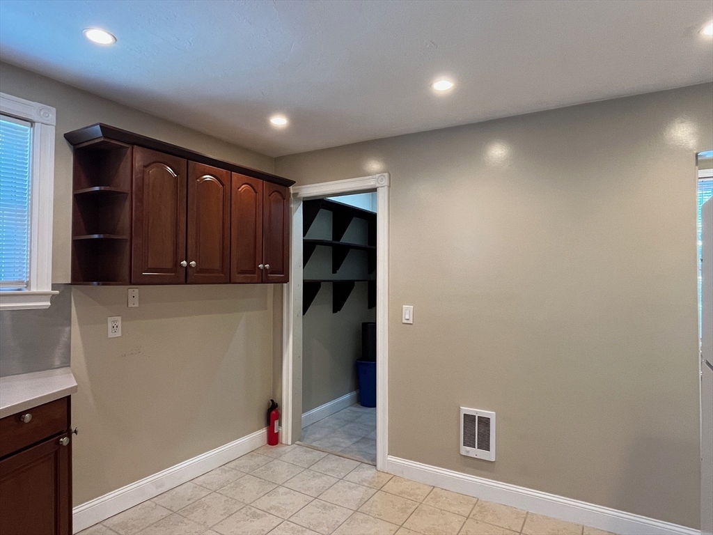 1 bed, 1 bath apartment for rent at 2 Woodville Park Unit 2, Roxbury — photo 11 of 23