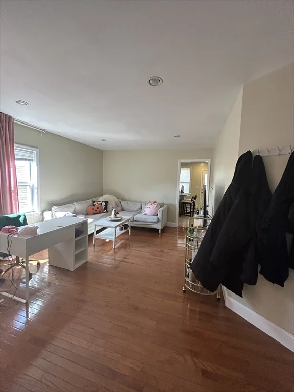 3 bed, 1 bath apartment for rent at 2 Wyman Pl Unit 3, Boston — photo 1 of 7