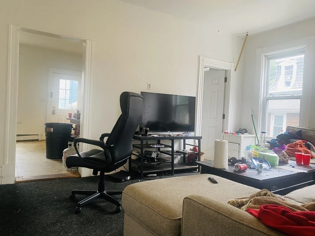 7 bed, 3 bath apartment for rent at 20 22 Ashford Unit 22, Allston — photo 3 of 13