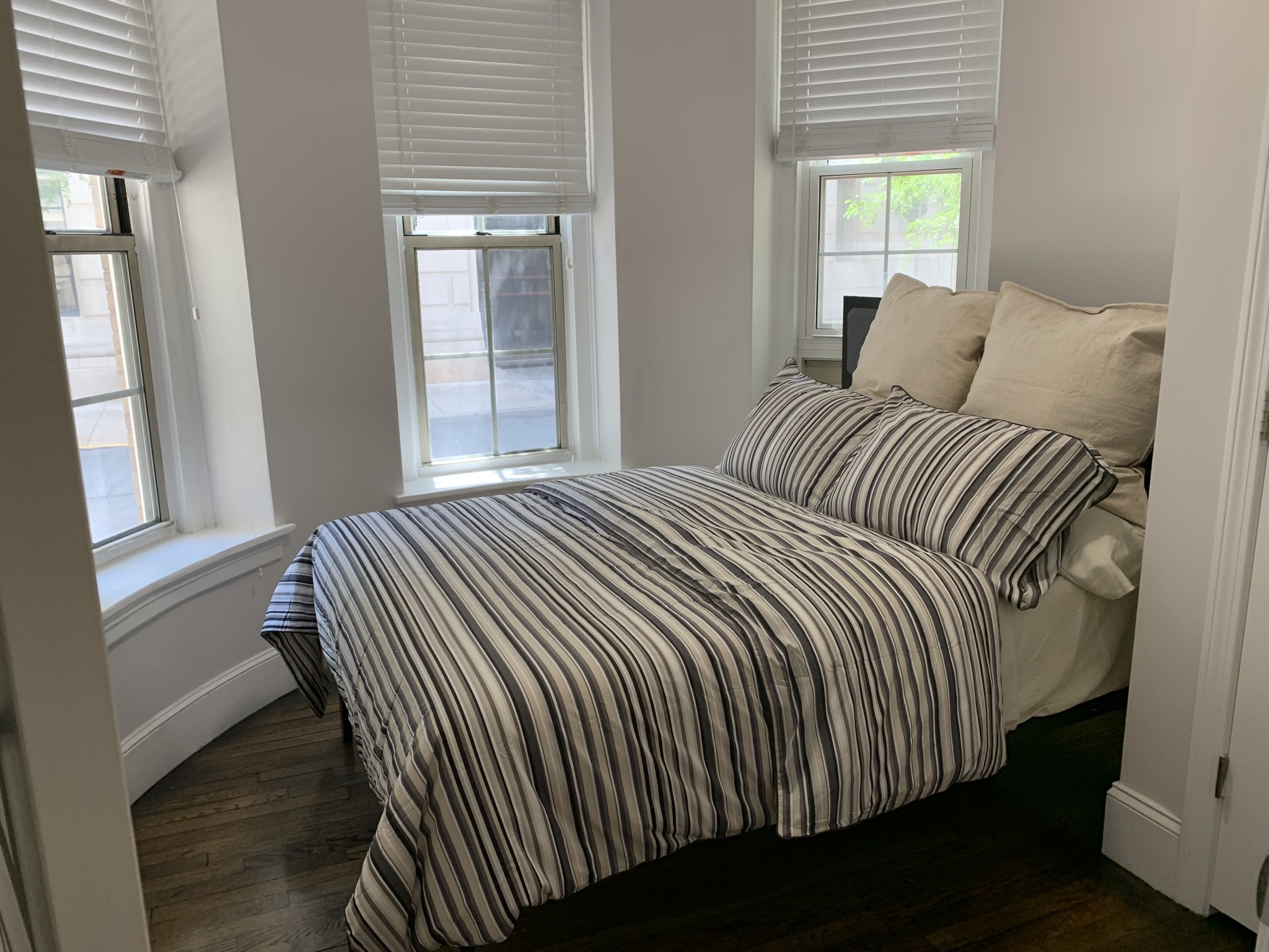 3 bed, 1 bath apartment for rent at 20 Clearway St Unit 4, Back Bay — photo 9 of 9
