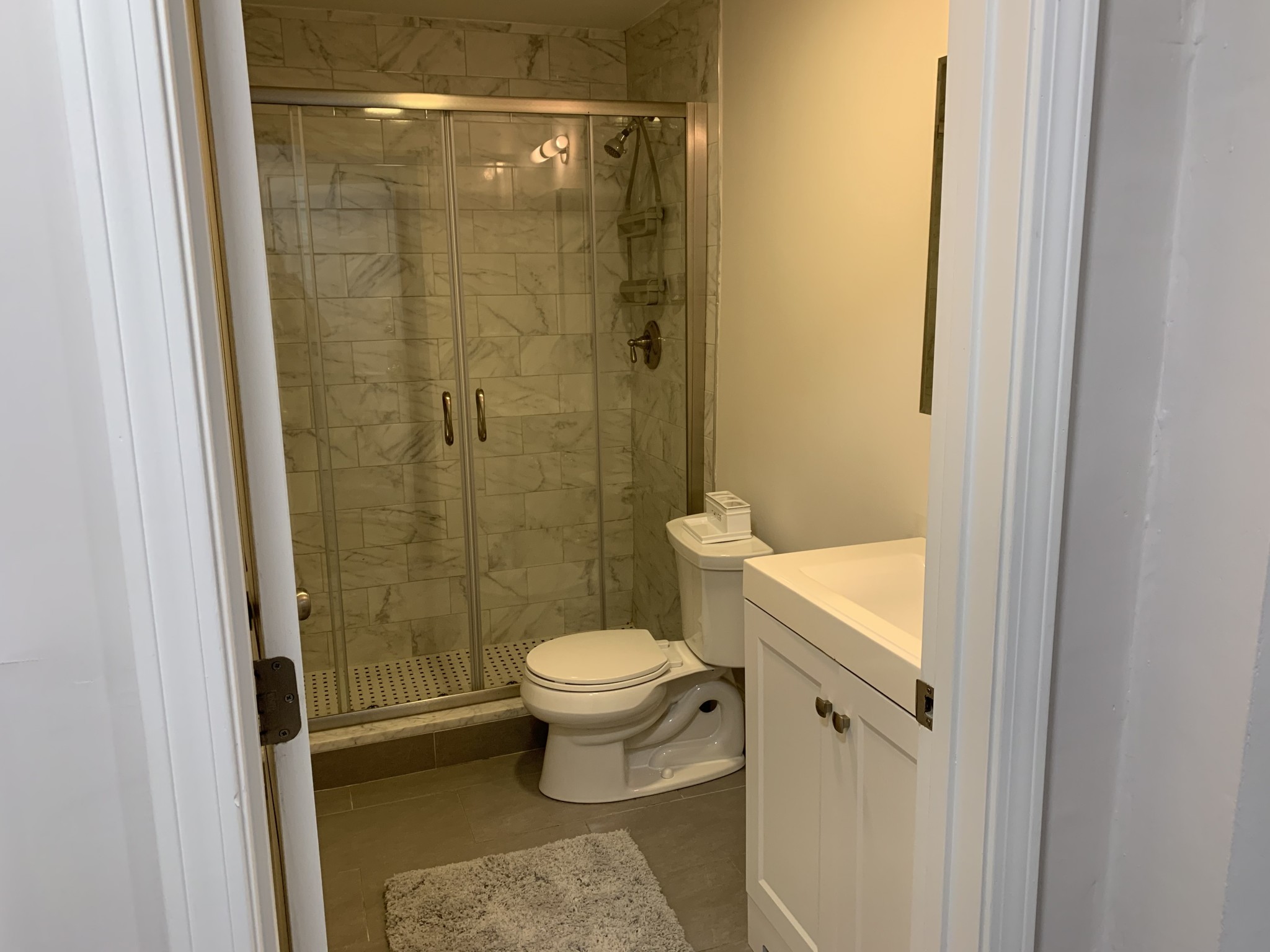 3 bed, 1 bath apartment for rent at 20 Clearway St Unit 4, Back Bay — photo 3 of 9