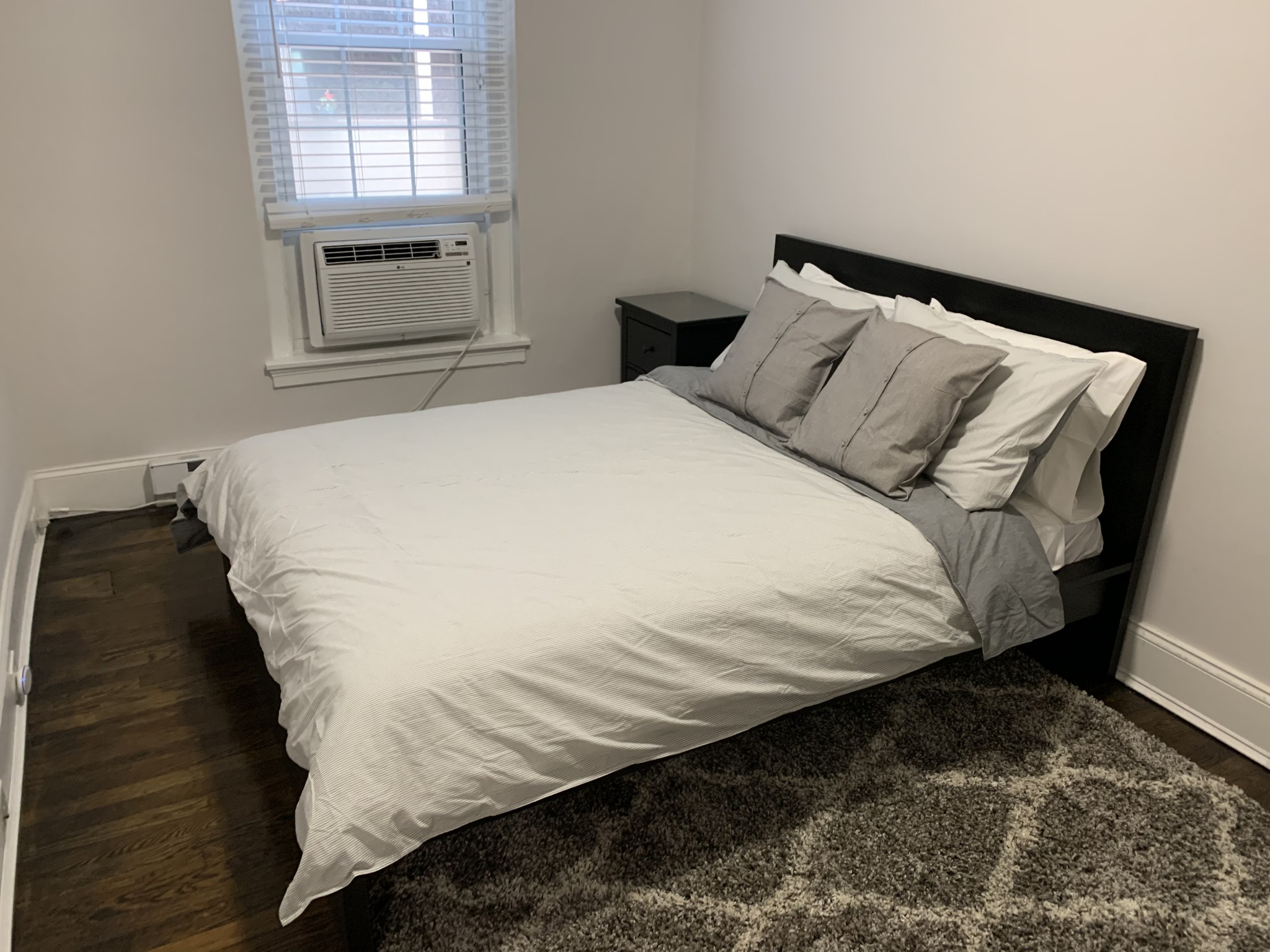 3 bed, 1 bath apartment for rent at 20 Clearway St Unit 4, Back Bay — photo 5 of 9