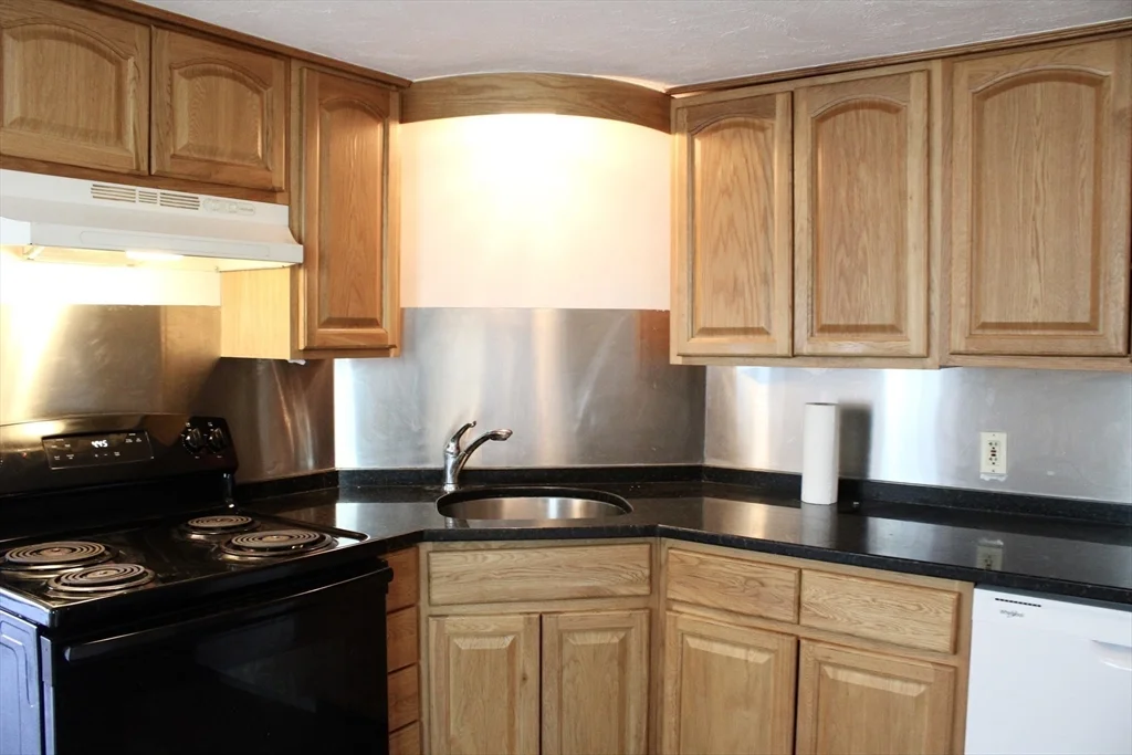 2 bed, 1 bath apartment for rent at 20-22 Emerson St Unit 20, Stoneham — photo 5 of 23