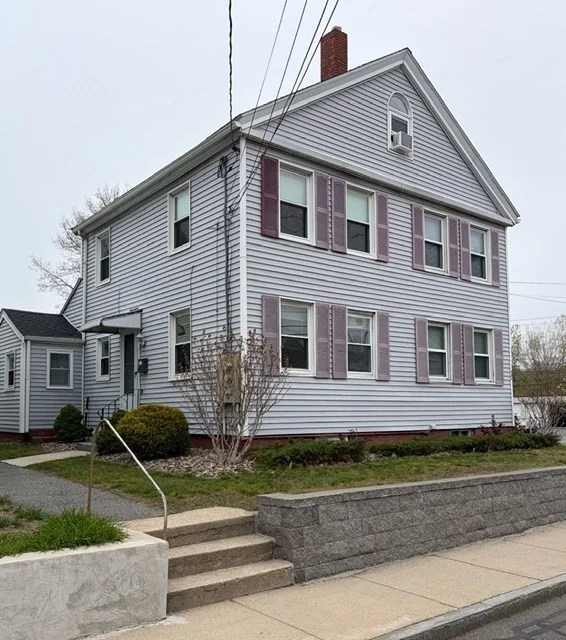 2 bed, 1 bath apartment for rent at 20-22 Emerson St Unit 20, Stoneham — photo 1 of 23