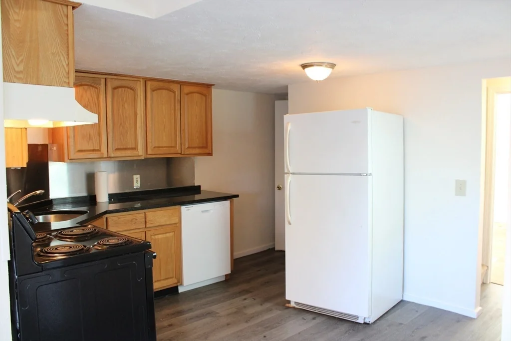 2 bed, 1 bath apartment for rent at 20-22 Emerson St Unit 20, Stoneham — photo 6 of 23