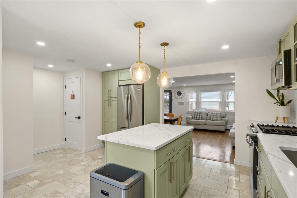 3 bed, 2 bath apartment for rent at 20-22 Popes Hill St Unit 20, Dorchester — photo 4 of 21