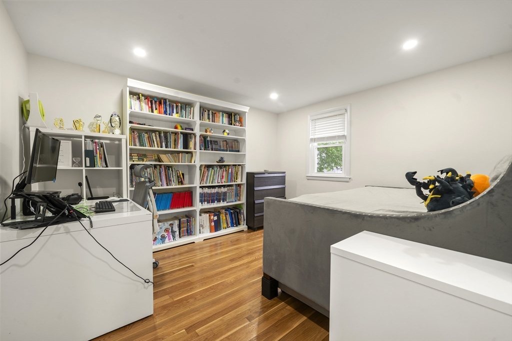 3 bed, 2 bath apartment for rent at 20-22 Popes Hill St Unit 20, Dorchester — photo 14 of 21