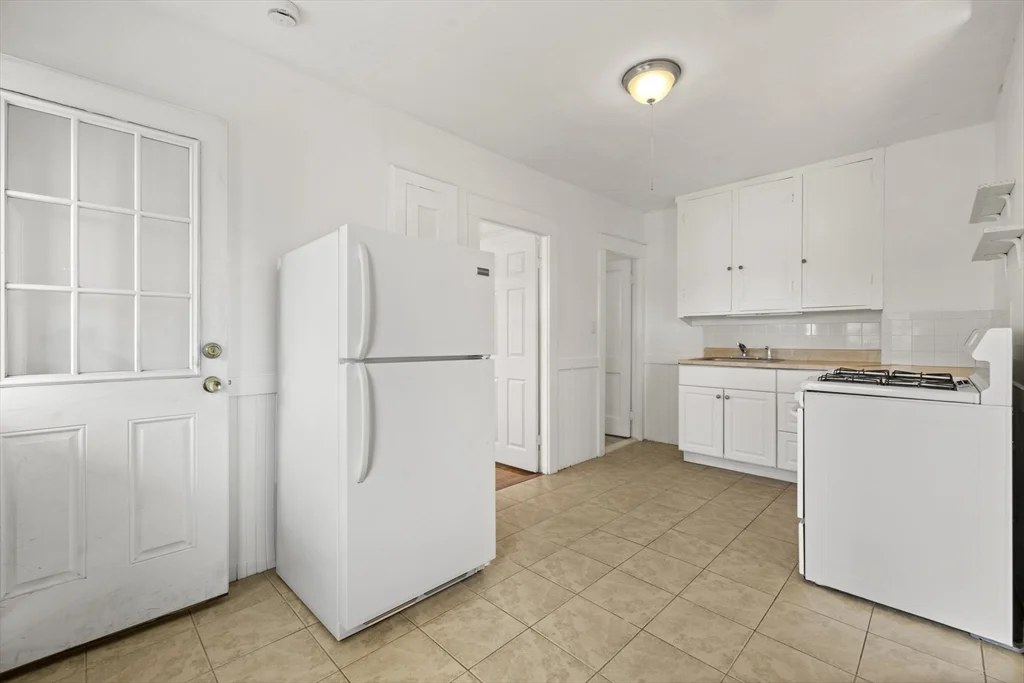 1 bed, 1 bath apartment for rent at 20-22 Sumner St Unit 20-2, Quincy — photo 9 of 15