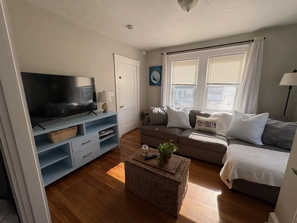 1 bed, 1 bath apartment for rent at 20-22 Sumner Unit 20-1, Quincy — photo 3 of 19
