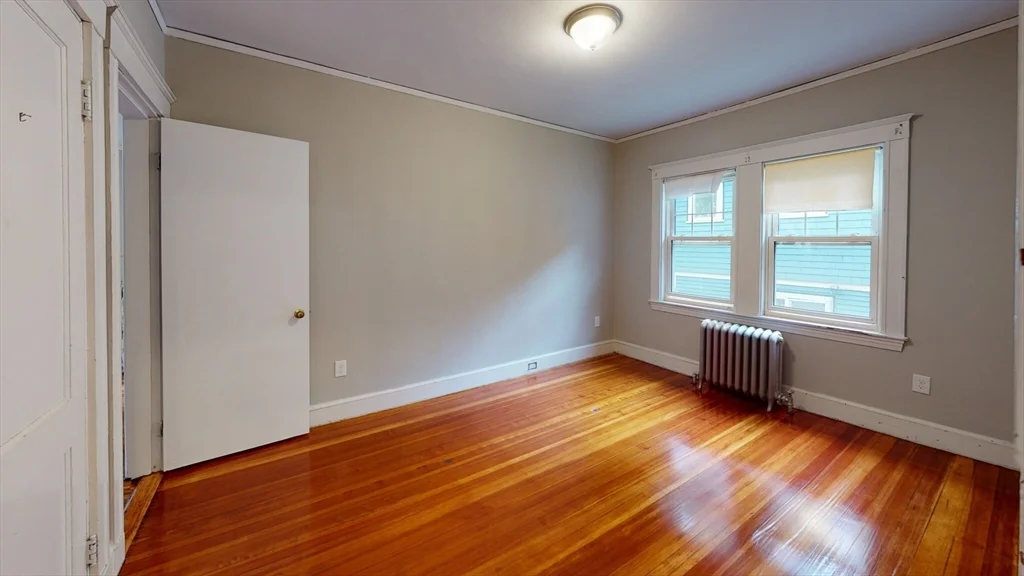 4 bed, 1 bath apartment for rent at 20-22 Upcrest Rd Unit 2, Brighton — photo 6 of 8
