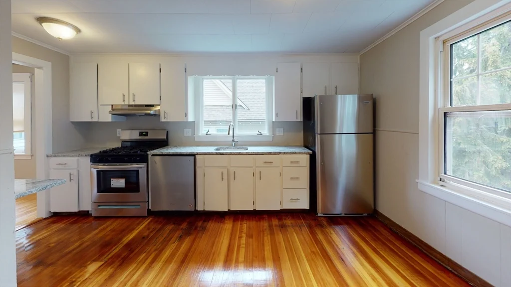 4 bed, 1 bath apartment for rent at 20-22 Upcrest Rd Unit 2, Brighton — photo 1 of 8