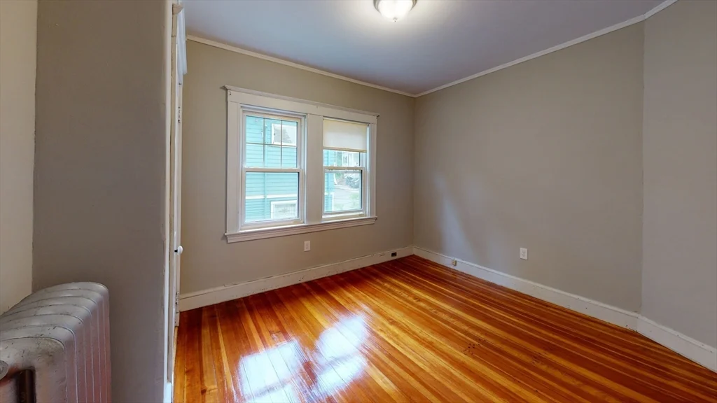 4 bed, 1 bath apartment for rent at 20-22 Upcrest Rd Unit 2, Brighton — photo 4 of 8