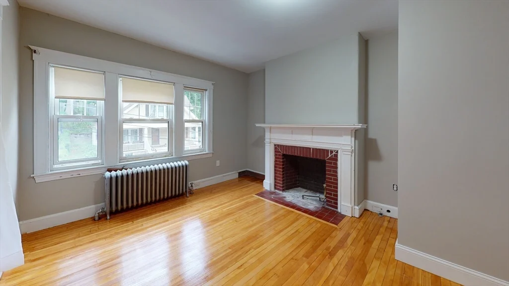 4 bed, 1 bath apartment for rent at 20-22 Upcrest Rd Unit 2, Brighton — photo 7 of 8