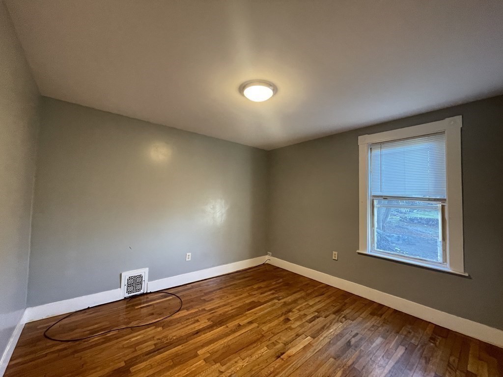 3 bed, 1 bath apartment for rent at 20-22 Wilson St Unit 2, Lynn — photo 6 of 11