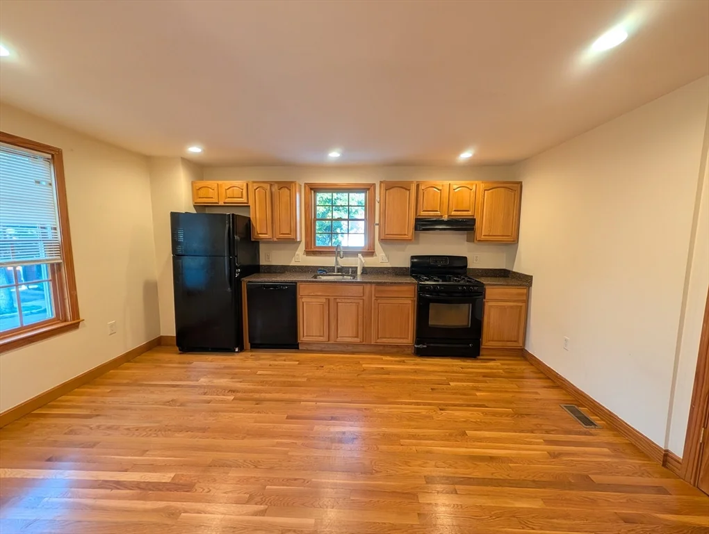 2 bed, 2 bath apartment for rent at 20-24 Gardner St 24 Unit 24, Newton Corner — photo 2 of 6