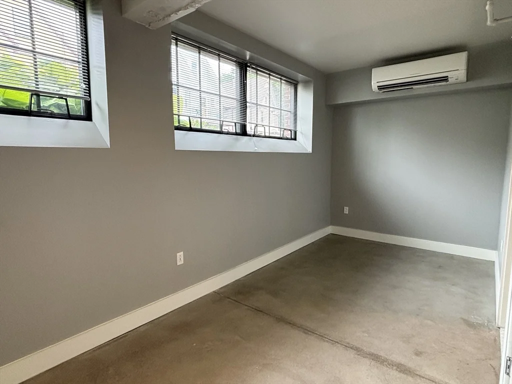 Studio bed, 1 bath apartment for rent at 20-26 Sunnyside St Unit 4, Jamaica Plain — photo 5 of 13