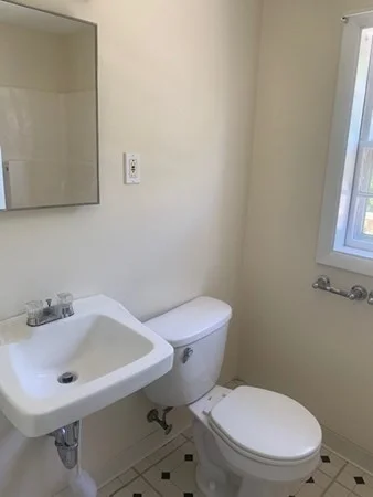 1 bed, 1 bath apartment for rent at 20 Abington Ave Unit 1R, Holbrook — photo 9 of 9