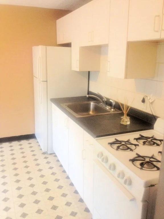 1 bed, 1 bath apartment for rent at 20 Abington Ave Unit 1R, Holbrook — photo 2 of 9