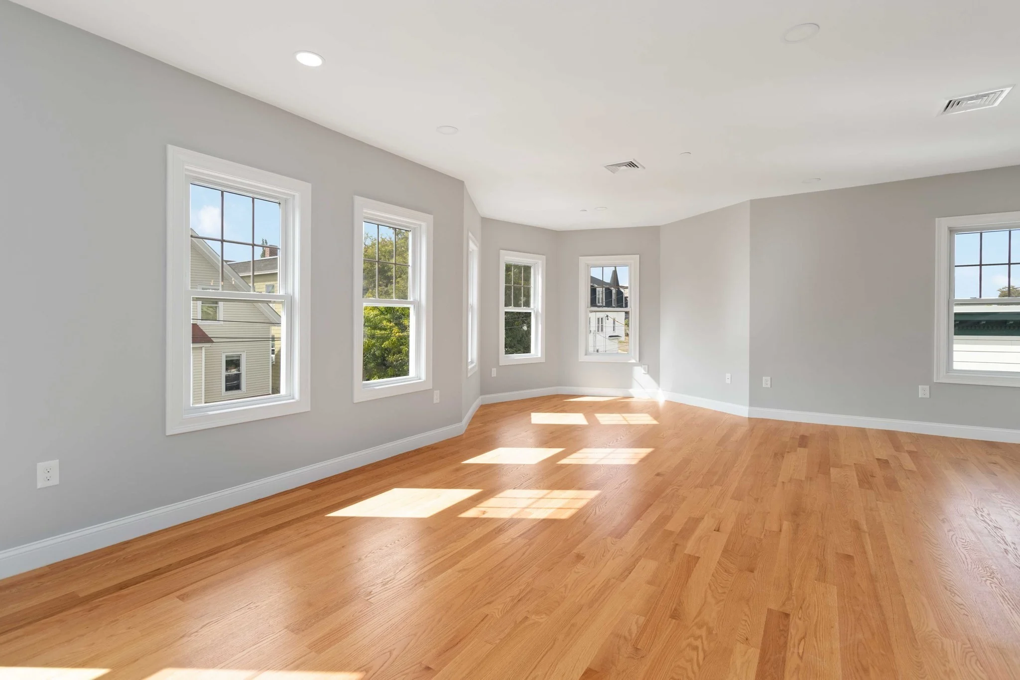 4 bed, 2 bath apartment for rent at 20 Alston St Unit 20, East Somerville — photo 2 of 36
