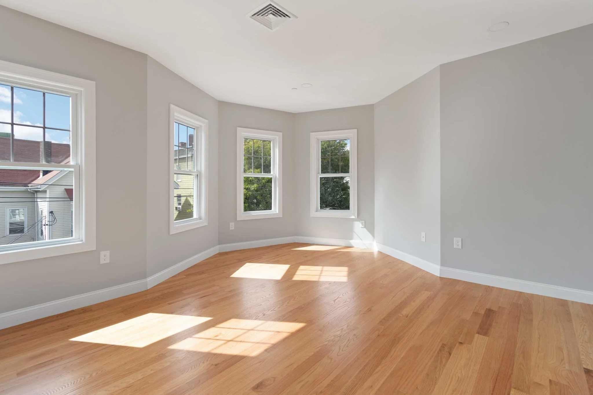 4 bed, 2 bath apartment for rent at 20 Alston St Unit 20, East Somerville — photo 5 of 36