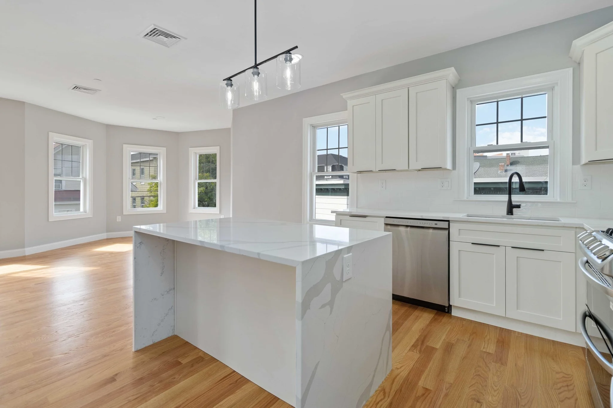 4 bed, 2 bath apartment for rent at 20 Alston St Unit 20, East Somerville — photo 14 of 36