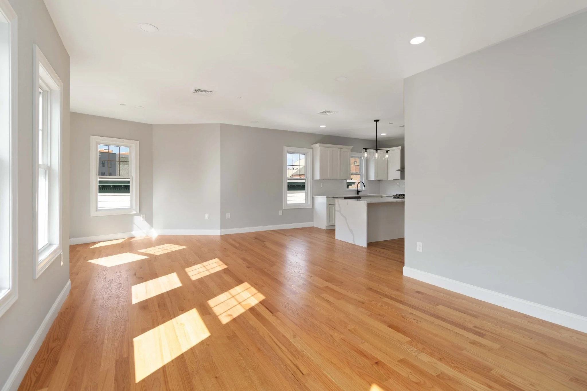 4 bed, 2 bath apartment for rent at 20 Alston St Unit 20, East Somerville — photo 3 of 36