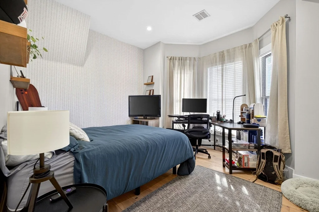 2 bed, 2 bath apartment for rent at 20 Arlington Unit 4, East Somerville — photo 11 of 20
