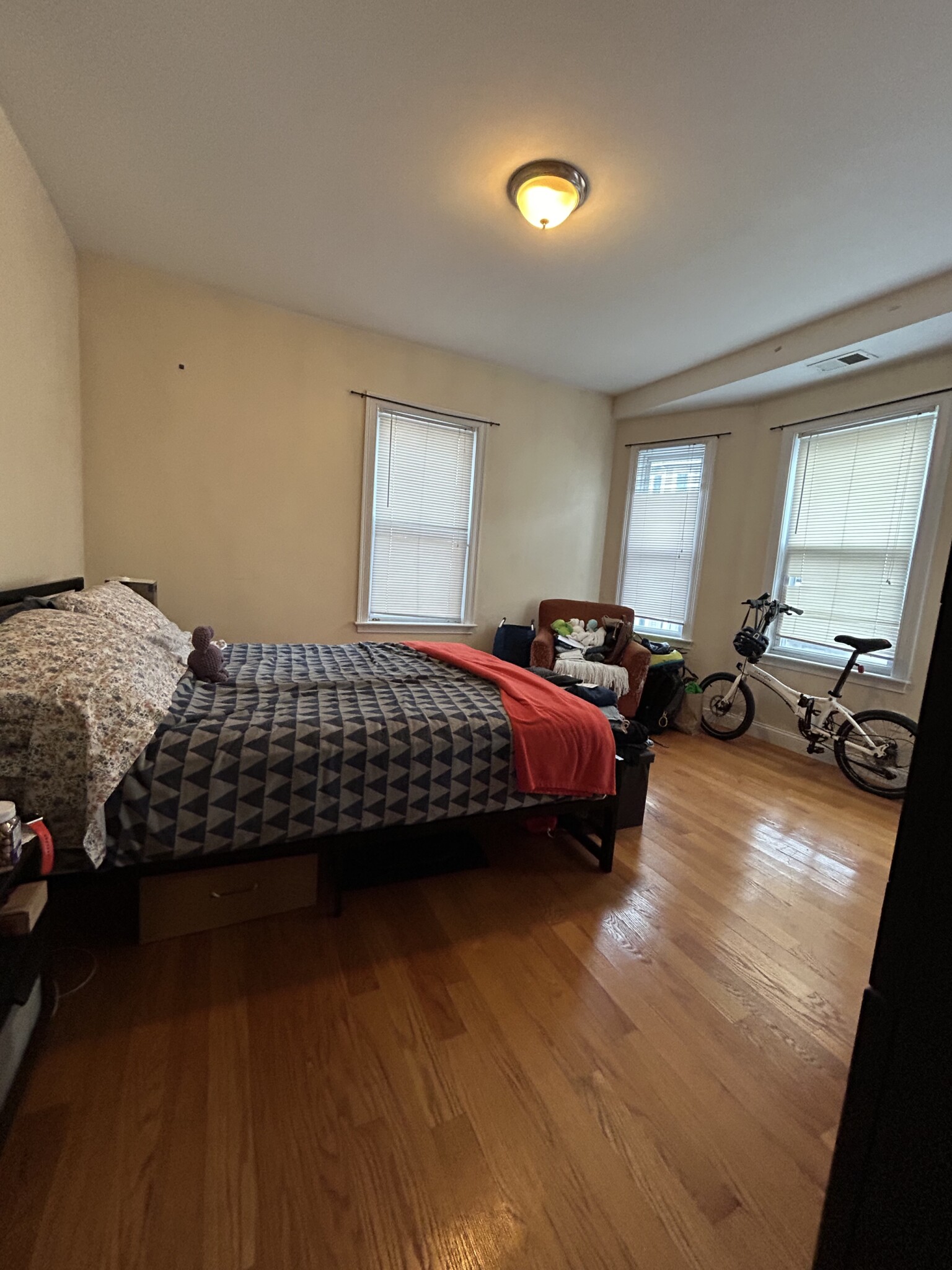 2 bed, 1 bath apartment for rent at 20 Armstrong St Unit 2, Jamaica Plain — photo 7 of 14
