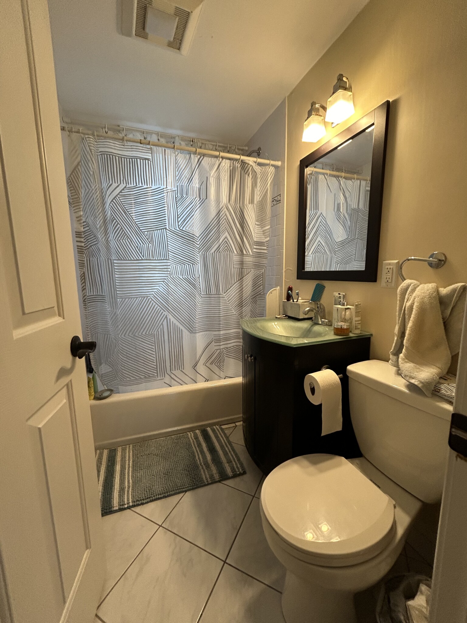 2 bed, 1 bath apartment for rent at 20 Armstrong St Unit 2, Jamaica Plain — photo 13 of 14