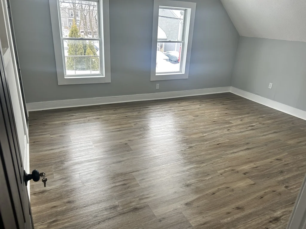 3 bed, 1 bath apartment for rent at 20 Ashland St Unit 1, Haverhill — photo 8 of 14