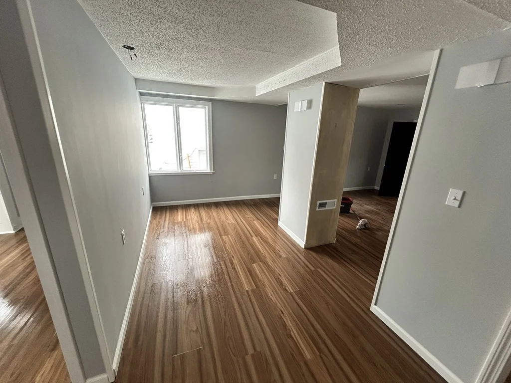 3 bed, 1 bath apartment for rent at 20 Ashland St Unit 1, Haverhill — photo 5 of 14